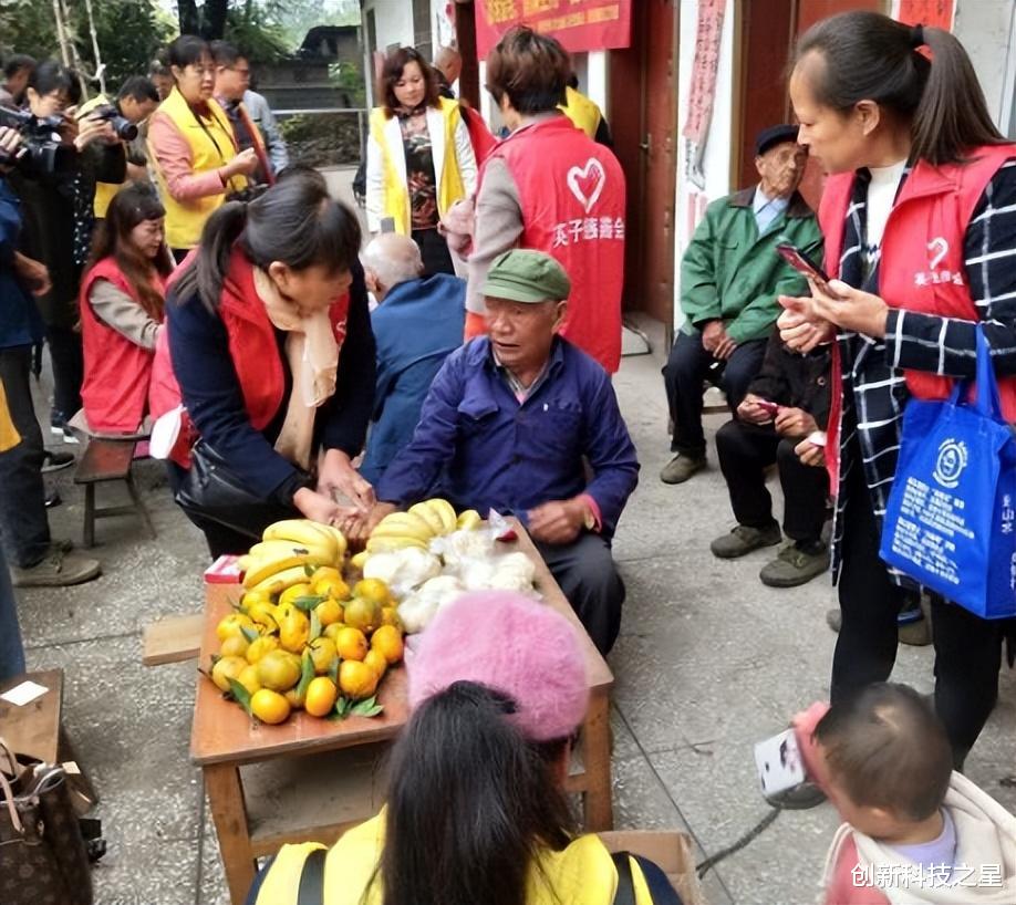 |黄渤为何看到山区女孩被扇了一巴掌后,放弃资助女孩?原因很现实