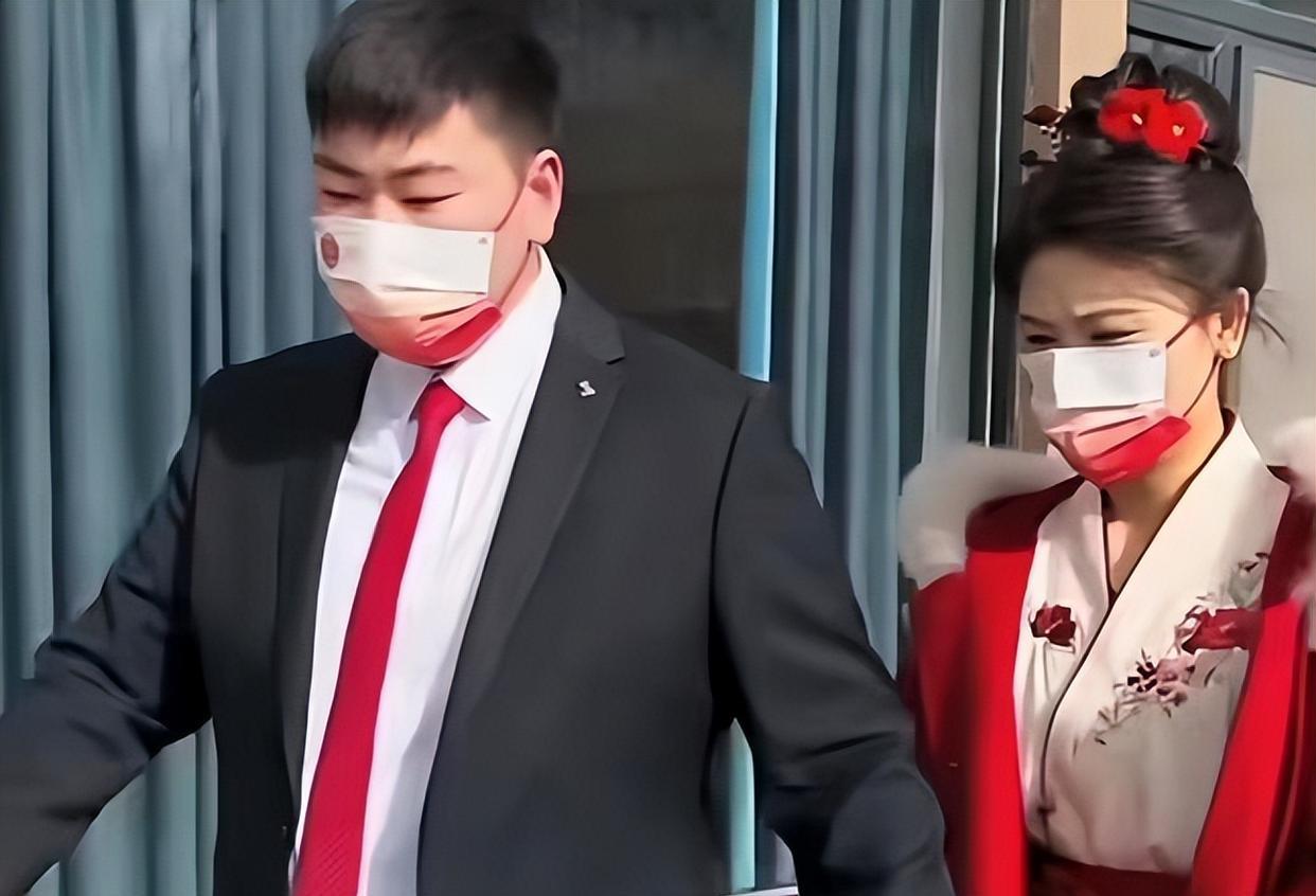 陈萌|陈萌晒牵手照秀恩爱！给小伟做四菜一汤被夸手巧，网友：抓紧备孕