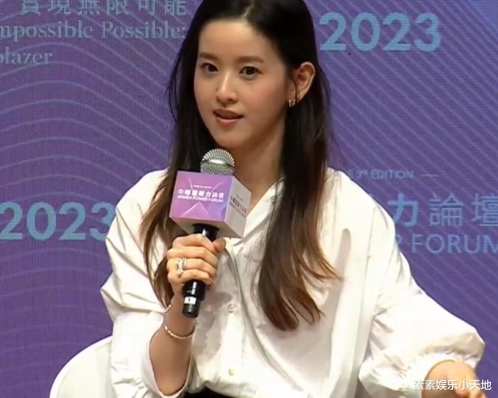 章泽天这是怎么了？近照面容憔悴毫无气色，黑眼圈也比较严重