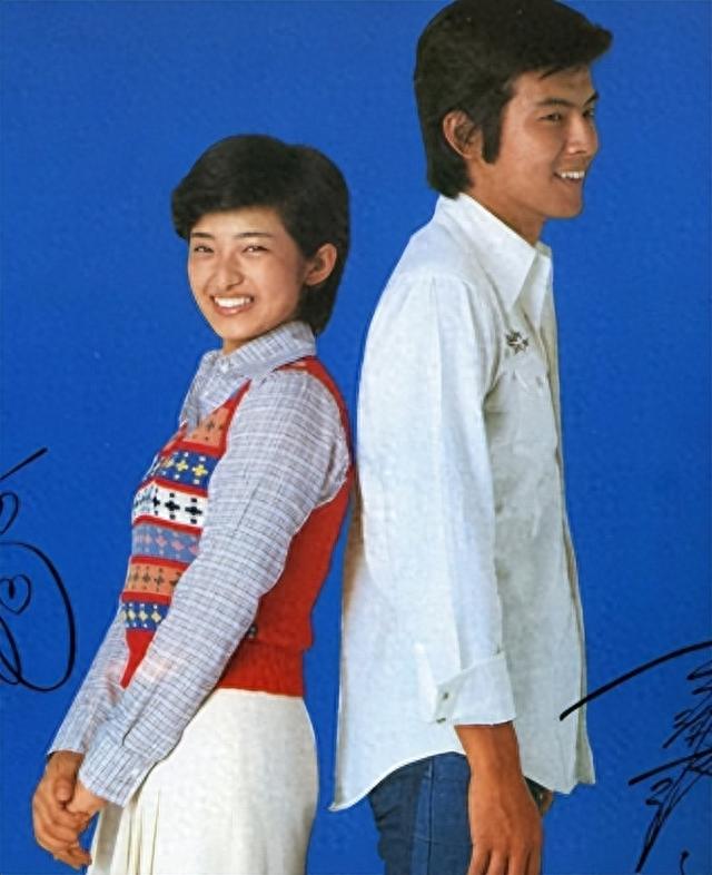 被山口百惠的老年状态惊艳到:64岁发腮发福,穿衣极简却气质高级