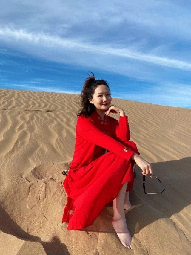 外来媳妇本地郎再也见不到的美女,“处长夫人”刘亚菲已回归家庭