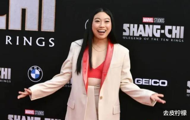 |宝马招聘女孩被要求统一长相,三角眼,大鼻头,厚嘴唇!