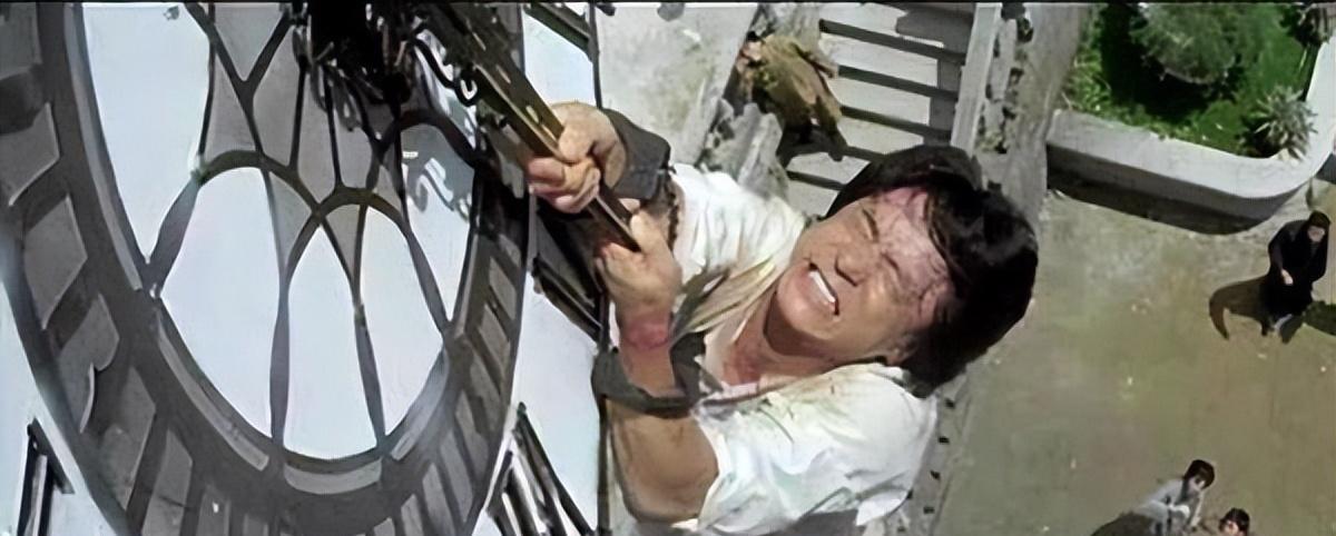 成龙变更100亿遗嘱!这次房祖名“输”惨了,小龙女赢麻了!