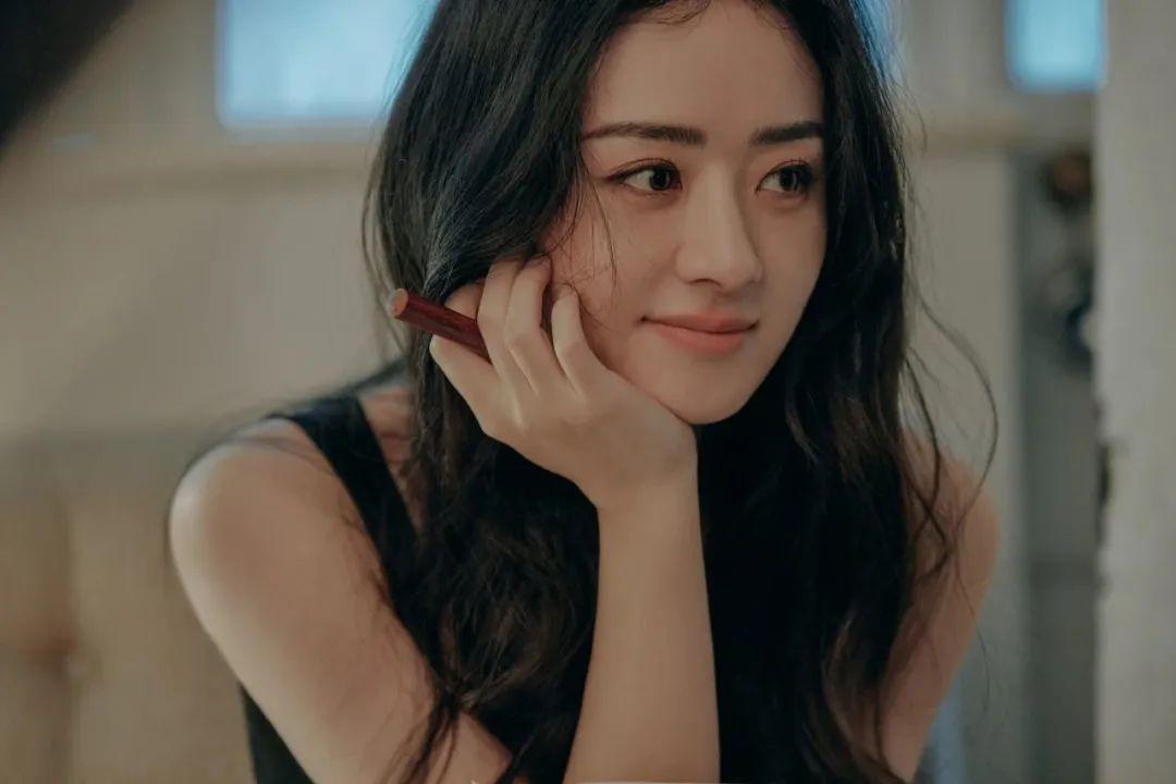 燃脂 被春晚上的赵丽颖惊艳了!她现在变化好大啊!