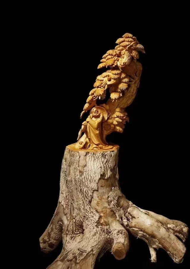 黄之炫，杨之雄，木之雅，雕之精，此乃黄杨木也！