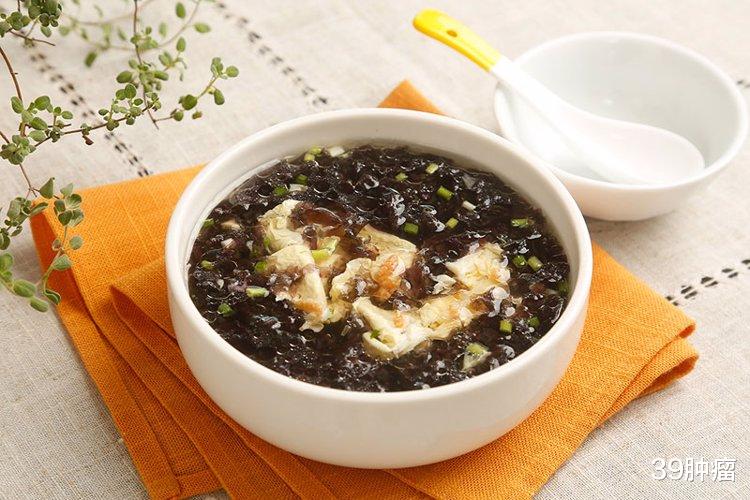 49岁男子尿酸750，并发尿毒症离世，提醒：5种蔬菜是“痛风”帮凶