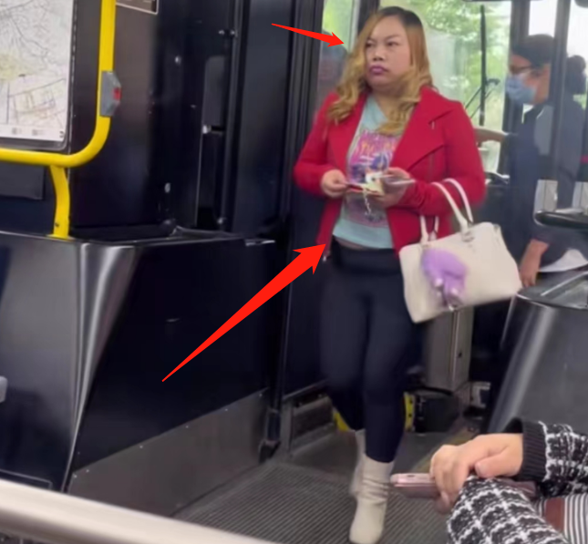 汤姆·克鲁斯|38岁凤姐美国被偶遇,坐公交车翻白眼被批没礼貌,肚大如球像怀孕