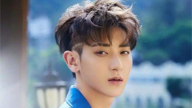 黄子韬跌下神坛，演唱会门票降至白菜价卖不出去，紧急取消场次！