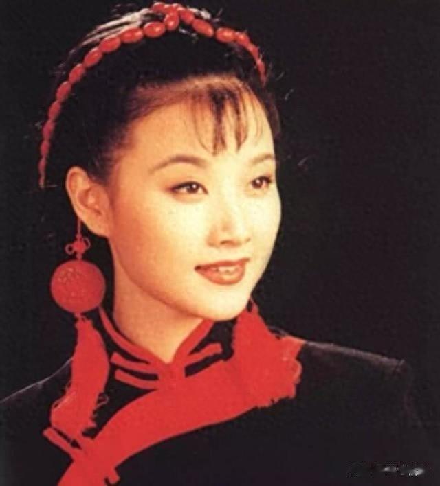 “辣妹子”宋祖英，最后落得的下场，赵本山在23年前就已料到了！