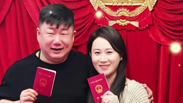 《乡村爱情》徐会计再婚！妻子是小其8岁漂亮演员，和刘丹反差大