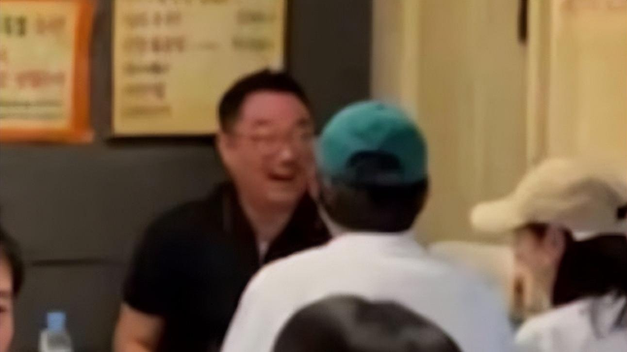 玄彬陪孙艺珍一起吃烤肉，孙艺珍开心发照片高调秀恩爱