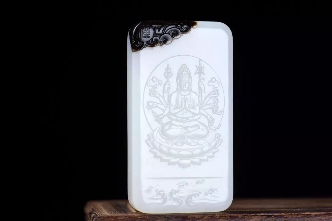 白玉市场的半边天——俄料