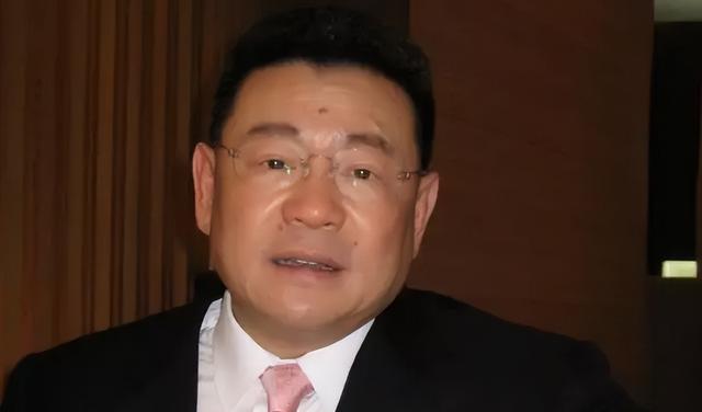 罗文|刘銮雄在罗文葬礼上讨债,一句话惹怒邓光荣,14k教父出面才解决