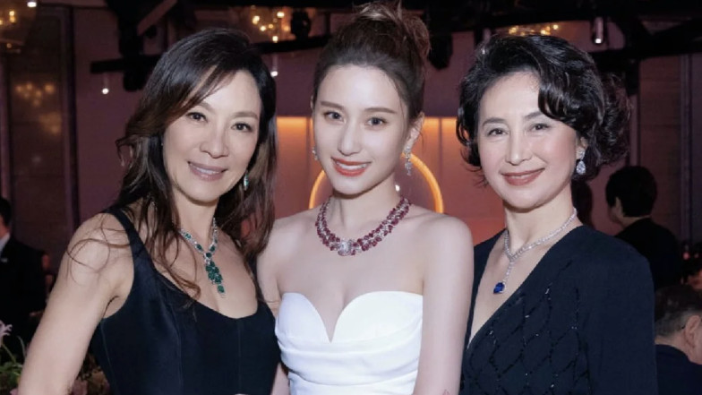 何超莲|何超莲晒与何超琼亲密合影，姐妹俩隔空亲吻，颜值优越长得好像