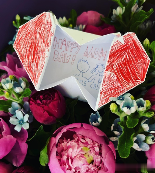 梁洛施|梁洛施被爆获得李嘉诚认可！居住前男友15亿豪宅，顺利熬成小富婆