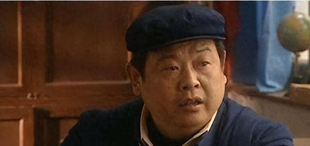 冯小刚主持葬礼，张国立痛念悼词，他的逝世，让半个娱乐圈都哭泣