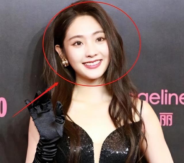 明星 假发假臀假腹肌假身高，明星除了性别，还有什么是真的