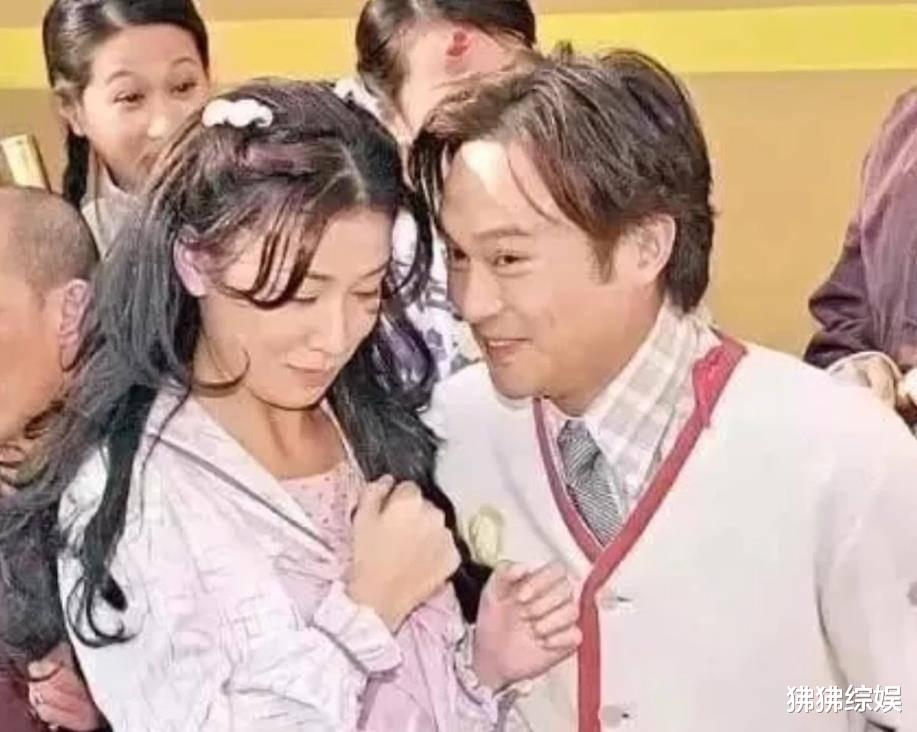 “放浪形骸”余诗曼：传与袁咏仪抢张智霖，被郑嘉颖踢下车