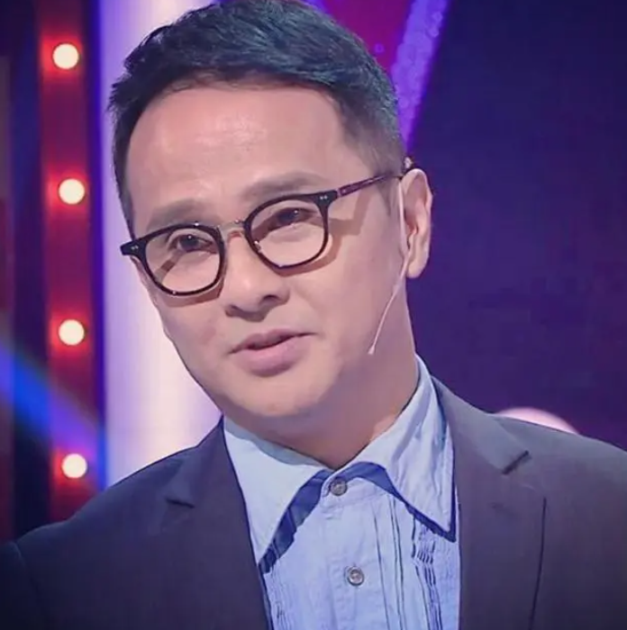 TVB|4位港星到东莞参加婚宴,喝到脸红太尽兴,新娘戴满金器显阔气!