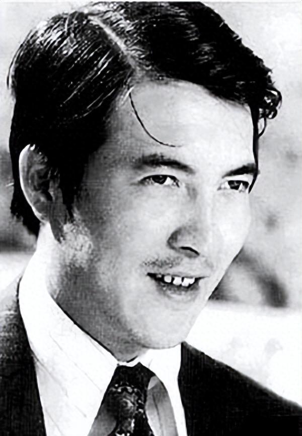 与舒淇假戏真做,枪指刘德华脑袋,害古龙惨死,转身却获金马影帝