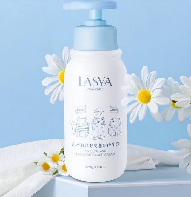 被上帝吻了脸,却忘记吻手,真心地想递给电影明星们一支护手霜