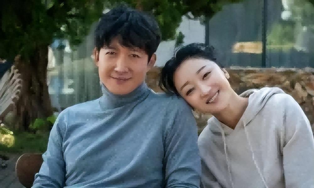 他是隐形富二代，跑十几年龙套，40岁娶小师妹后走红，成叔圈顶流