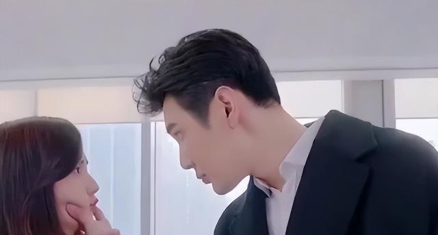 富二代|真把自己当女猪脚了?女大学生实习看上富二代,花式讨好让人无语