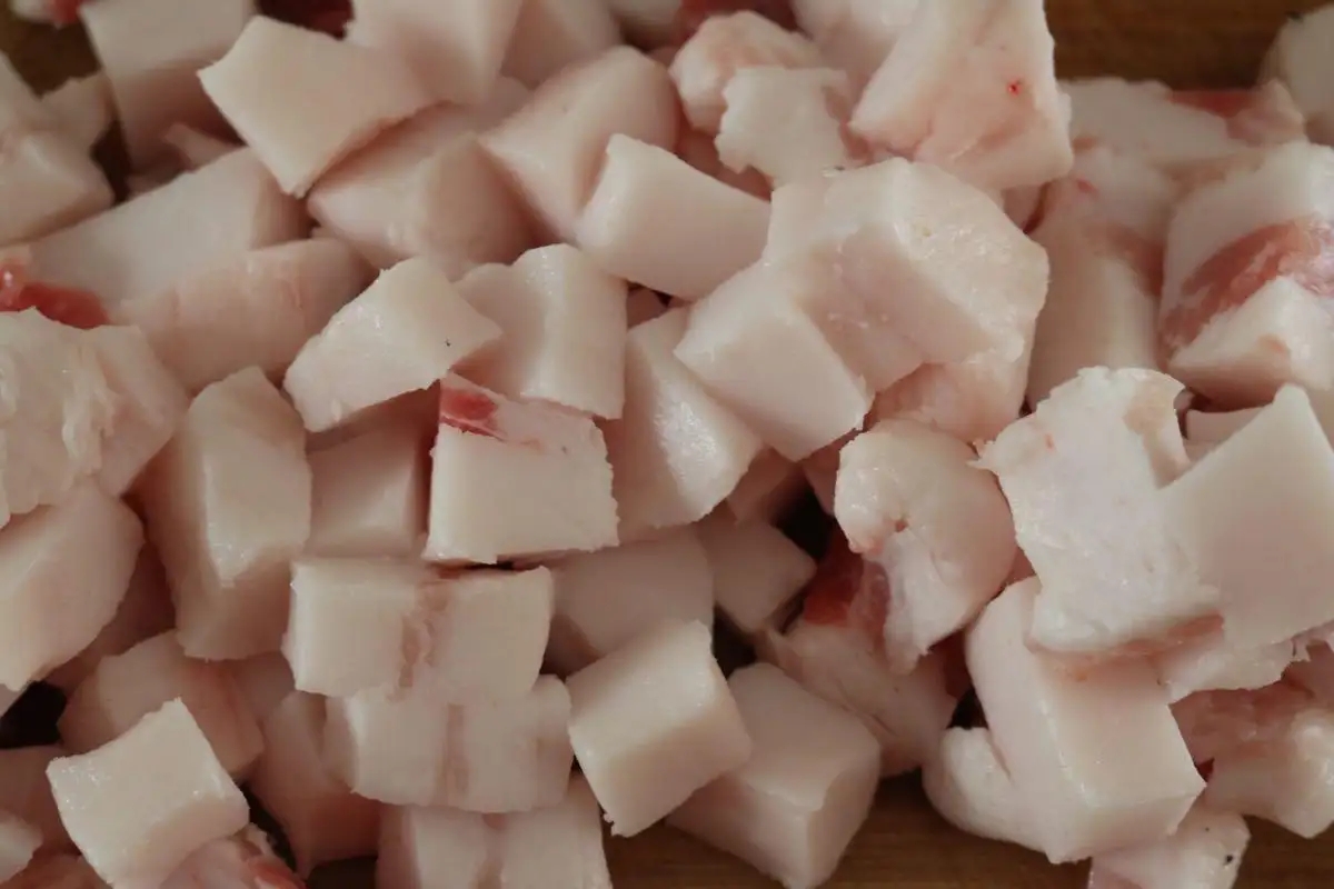 |曾在中国人餐桌上占据地位的猪油,却突然不香了,正在逐渐消失?