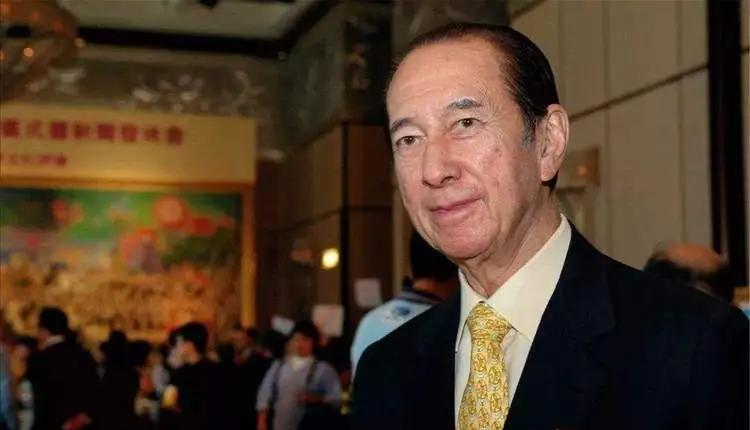 |“回春针”19万,“补脑剂”86万,娱乐圈里为了续命和变美有多拼