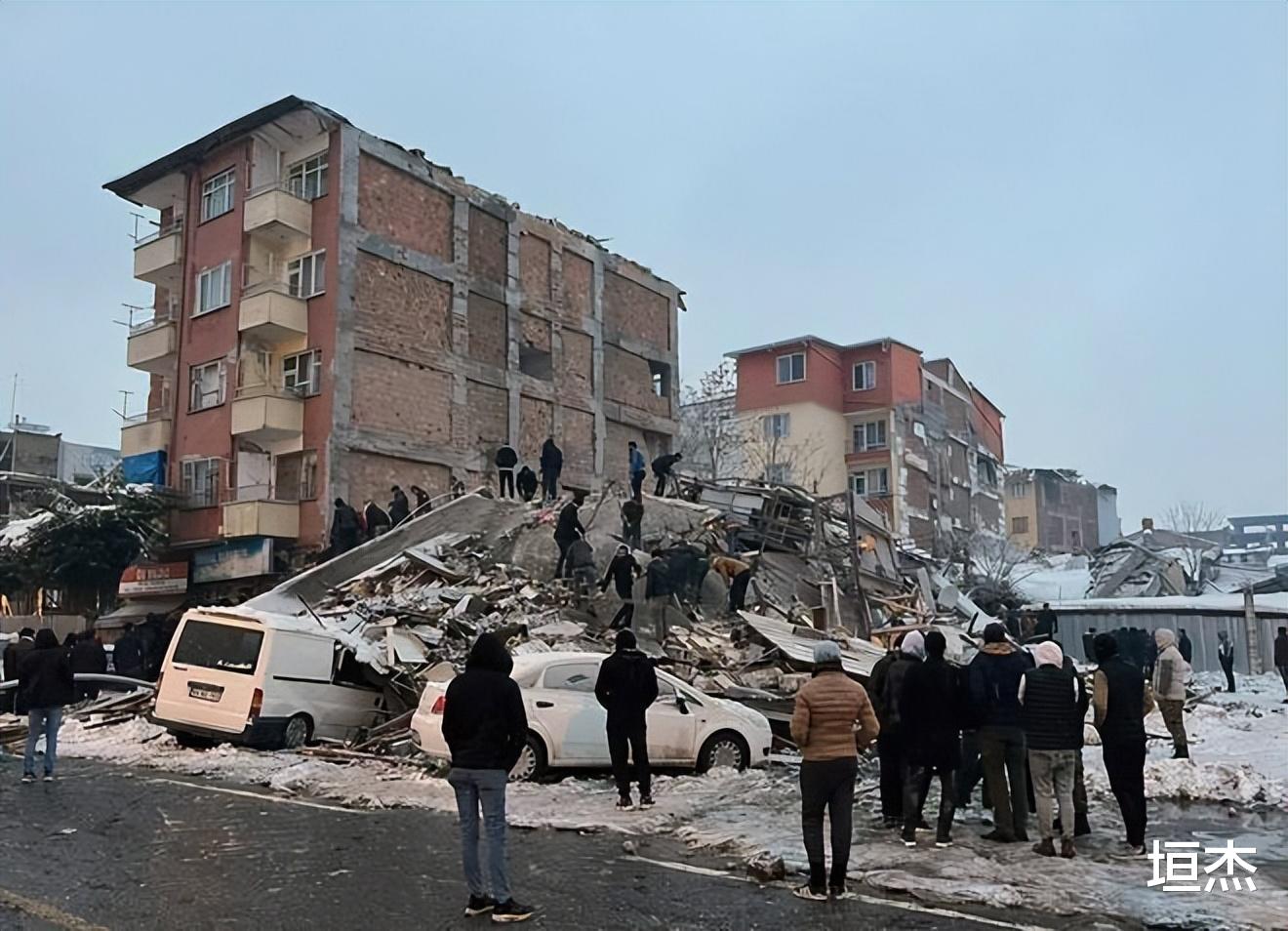 孙天宇|5天10个大瓜!世纪和解、携三女子度假、名导选妃、私生子成群…