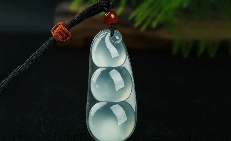 文玩|翡翠冰糯种和冰种的价值区别