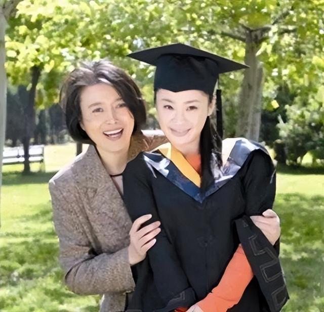 沈月|演员丁嘉丽：年轻时没管好下半身，用余生来弥补女儿