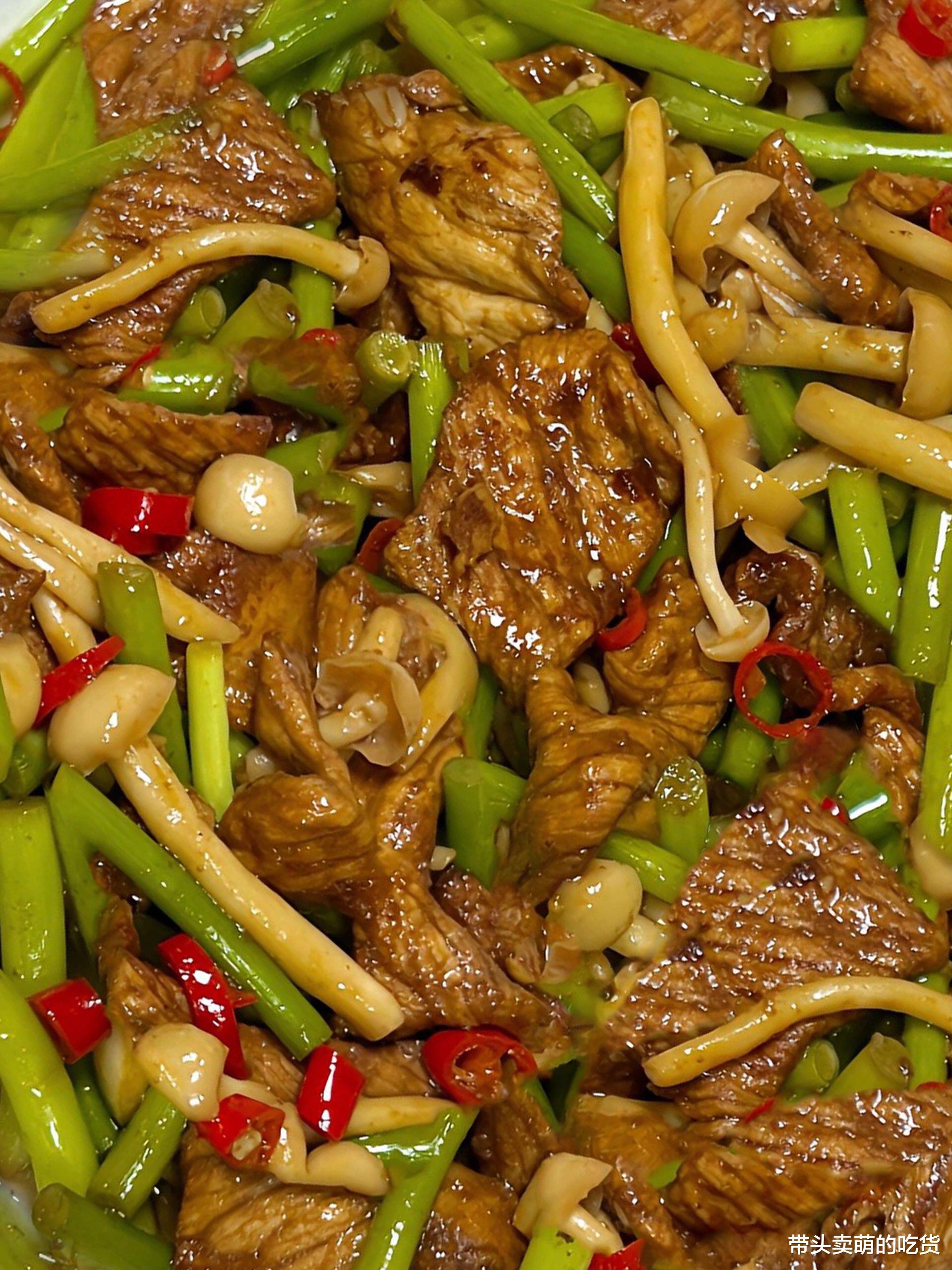 白玉菇|分享3道适合懒人下厨的小炒菜，做法简单还解馋，吃过一口就爱上