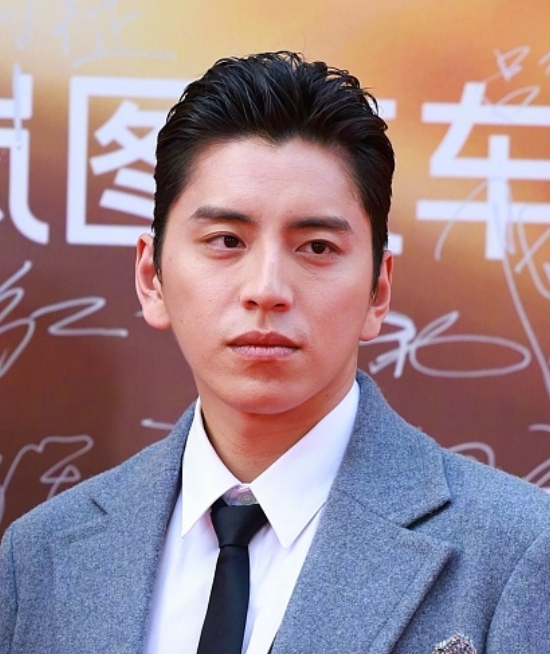 |华表奖男星怼脸生图:全部是普男,苏有朋和韩庚发福,王一博脸肿