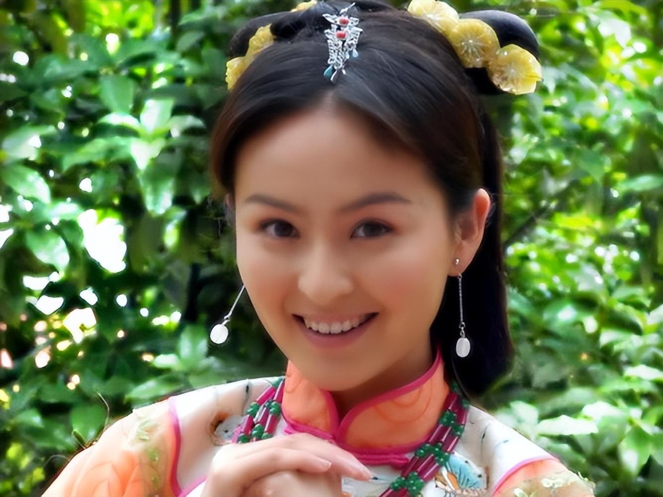 她被誉为“最干净女演员”,富商苦追10年才嫁,今和女儿被宠如宝