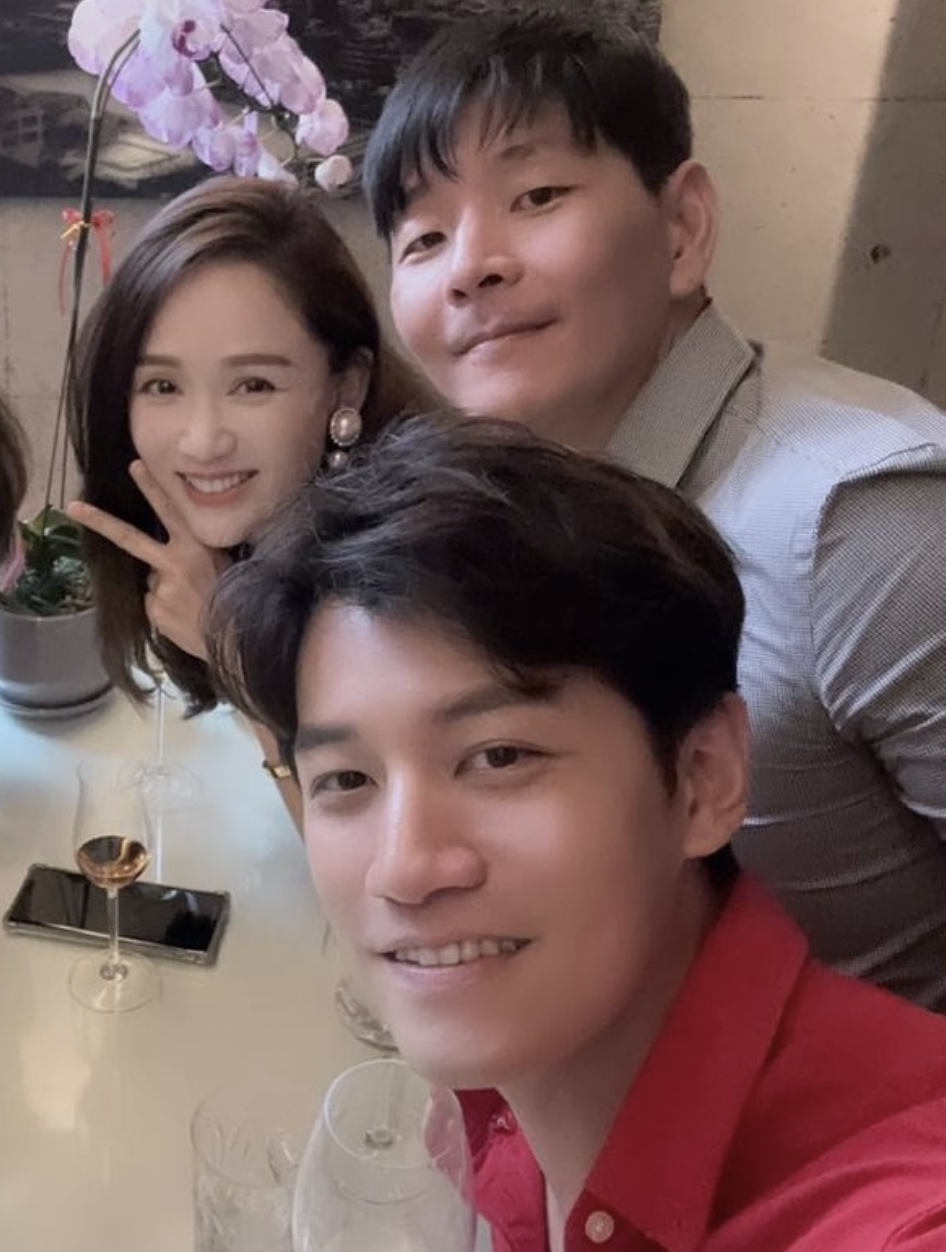 陈乔恩|陈乔恩到马来西亚过年见公公婆婆,迅速融入老公朋友圈,颜值远超素人