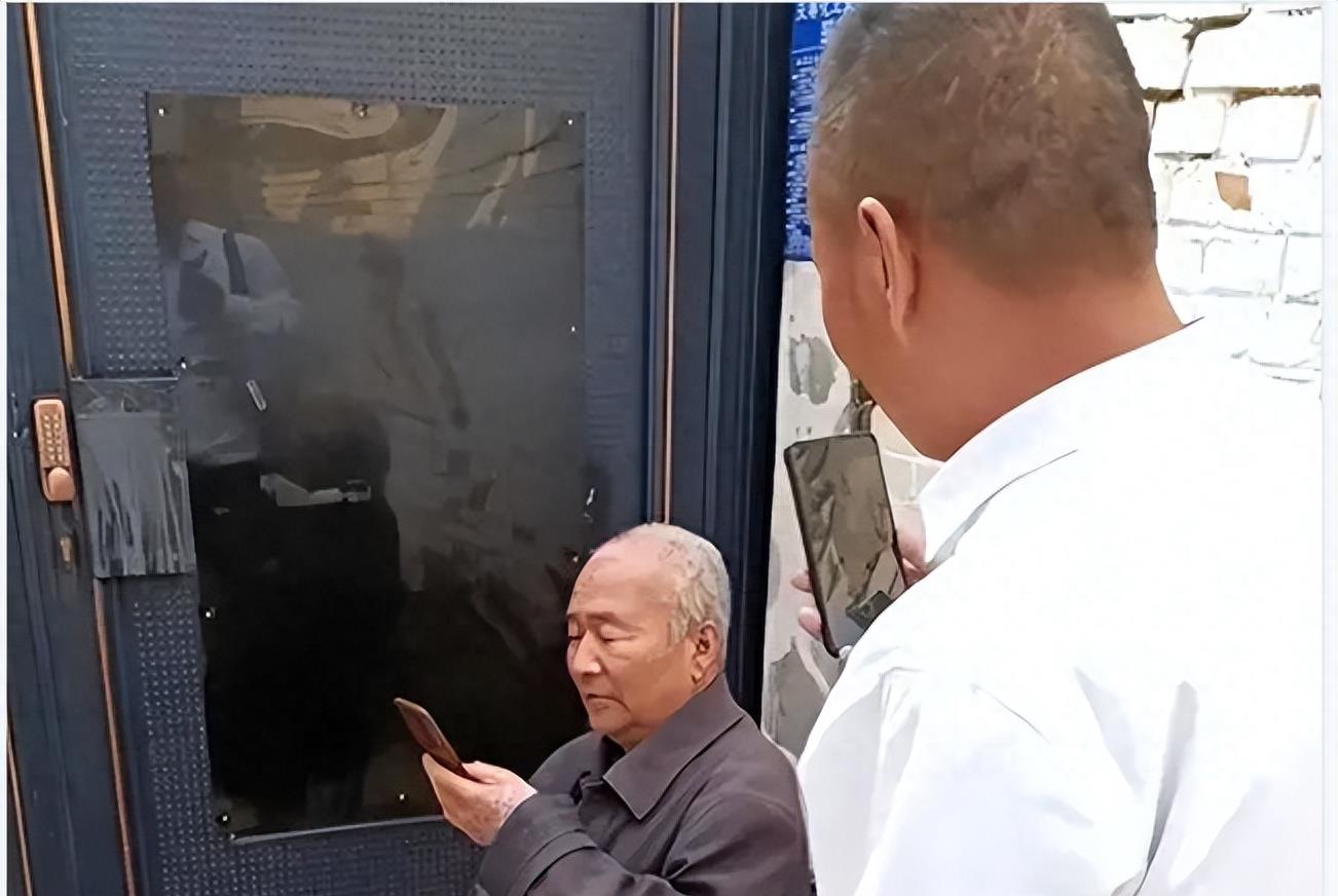 大衣哥火力全开，和旅馆老板打持久战