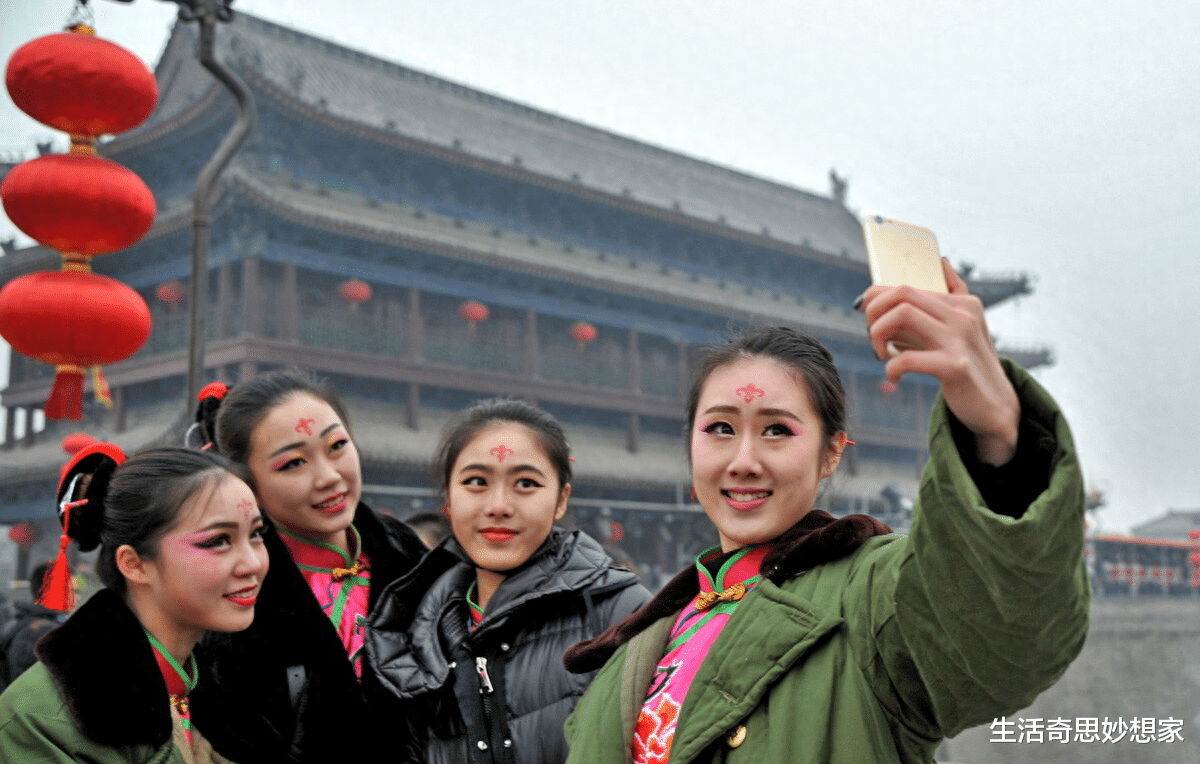 真是00后整顿了职场、干掉了高房价、遗弃了KTV、干掉了羽绒服吗