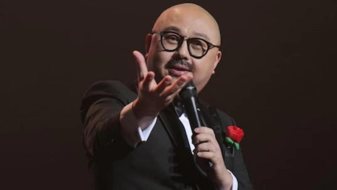 再惹是非！TVB金牌司仪内地开栋笃笑遭狠批：言语低俗又人身攻击