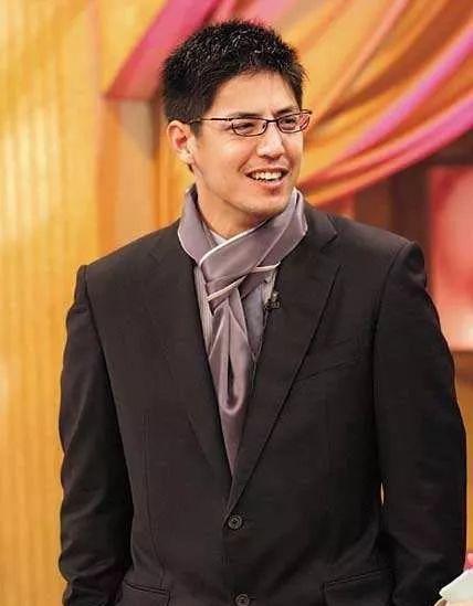 握手!离婚两年后,终于证实他婚姻出轨……