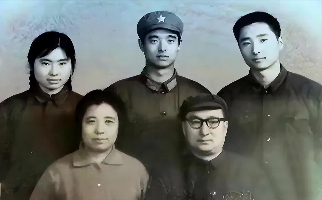 陈佩斯69岁坐拥北京万亩良田,催生得四个孙子孙女,网友:大智慧