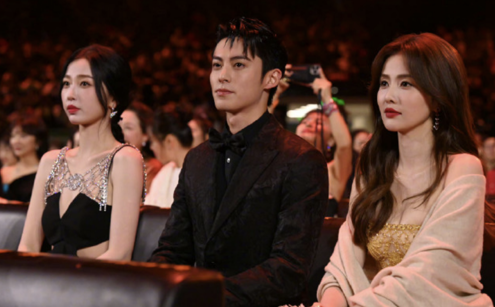 邓超|微博之夜8大看点：胡歌挨着四个85花，李现王一博同框，邓超好逗