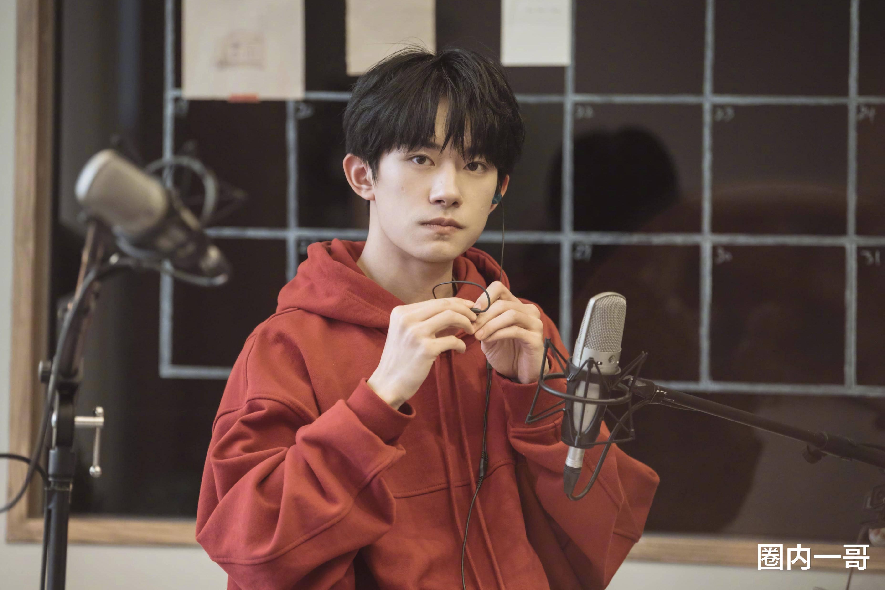 镜头前美翻,真人“丑”得奇形怪状,干瘪、脸肿、皱纹都是原因