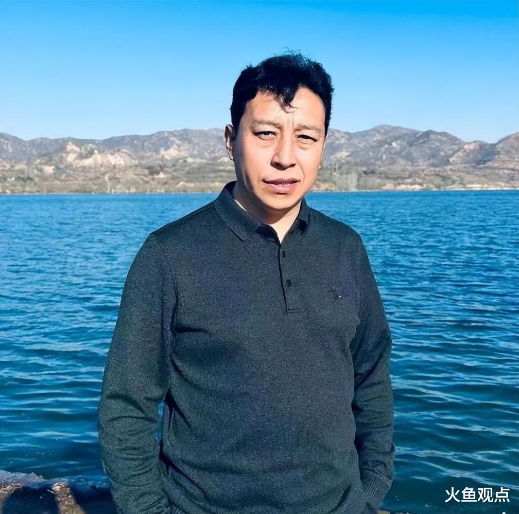 被朋友圈刷屏的闻会军，满足了高认知穷人对高级趣味的所有想象！