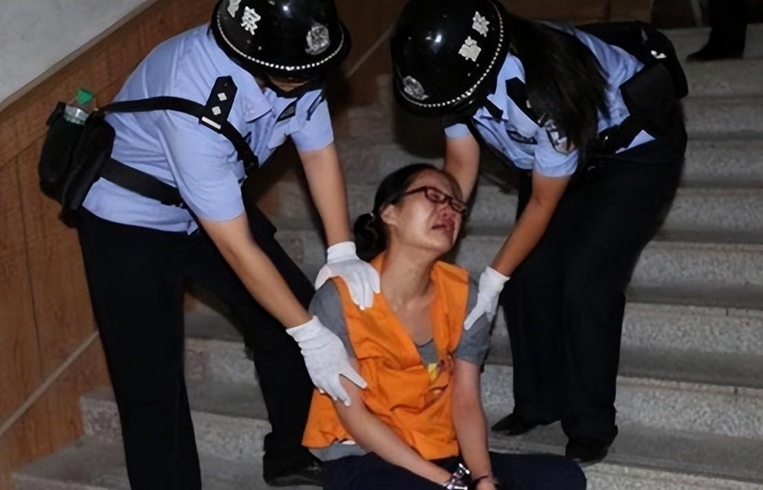 四川省|四川女大学生“弑母案”:将患癌母亲肢解成肉块,笑着说不后悔!