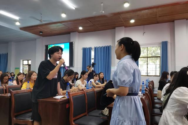 腾讯|师范生“喜从天降”,教育部发布通知,部分毕业生可直接进中小学