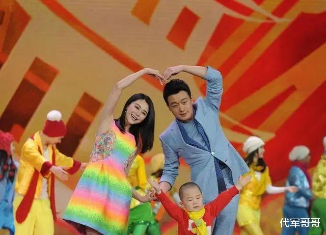 登上春晚的10对明星夫妻,有人离婚收场,有人遭人唾弃,有人让人怀念