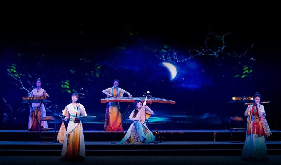 当年爆火的“女子十二乐坊”，放弃中国到日本发展，如愿以偿了吗？