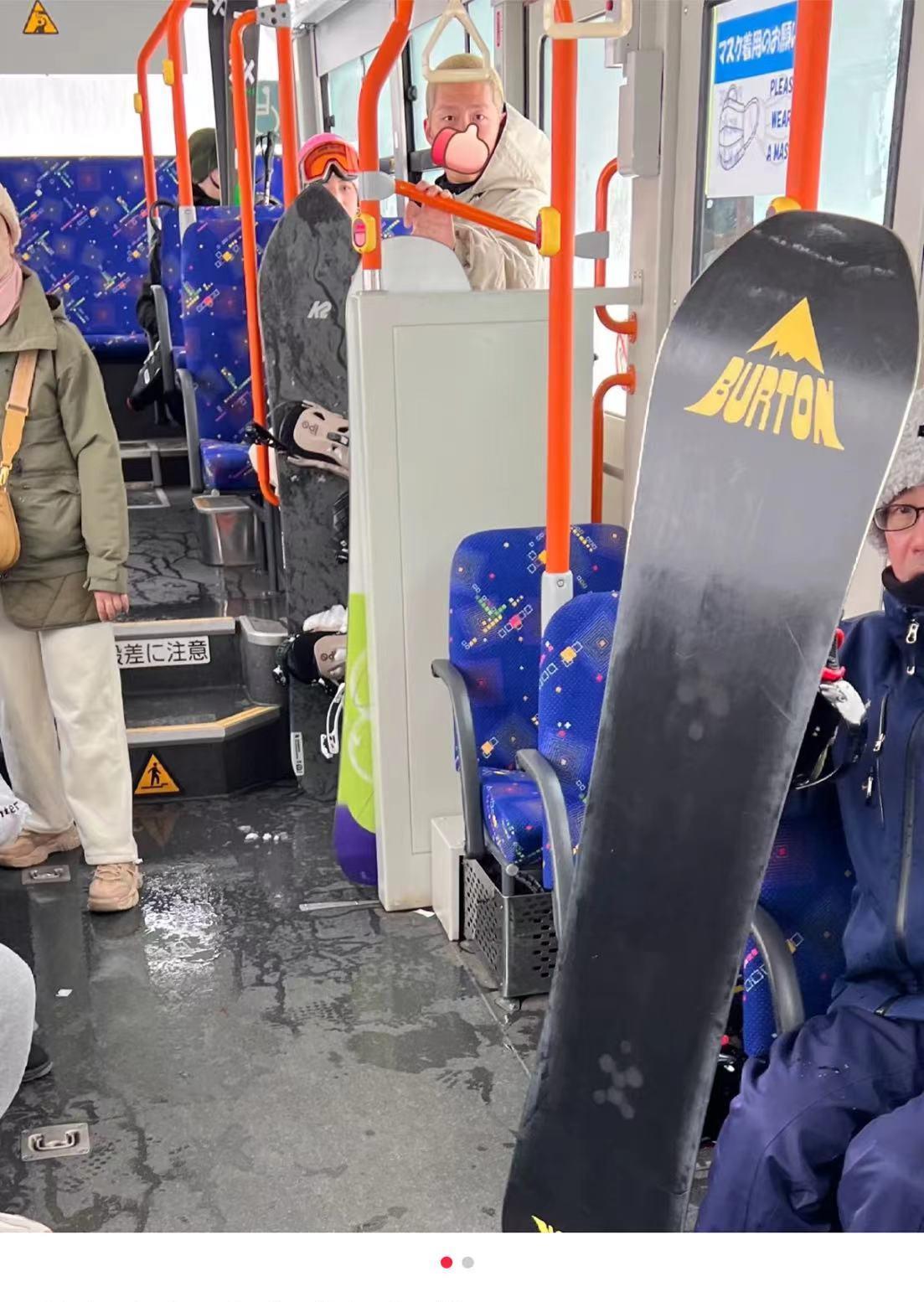 窦骁|窦骁何超莲滑雪被偶遇,娶到千金被指好福气