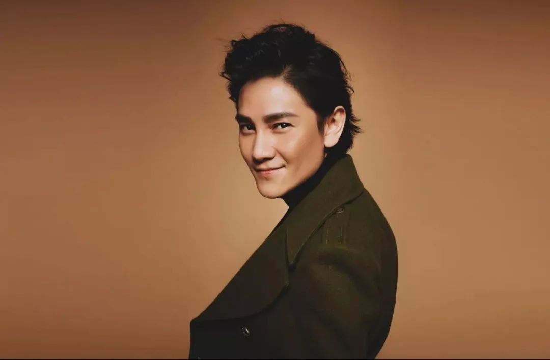 他是赵丽颖背后的男人!冯绍峰得忍着,王思聪也给他面子